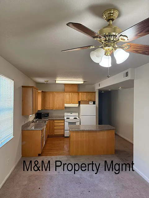 Building Photo - 3126 W St #1