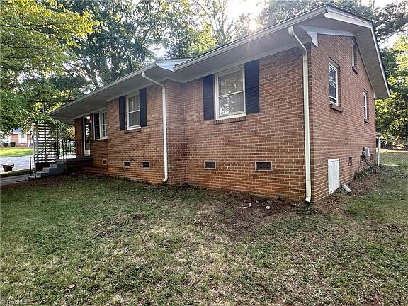 4th image of 2105 Drexel Ct