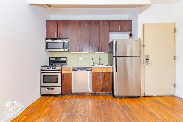 Rented by MySpaceNYC | media 39