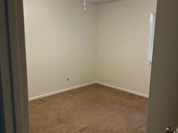 255 S Durkin Dr APT 12, Springfield, IL 62704