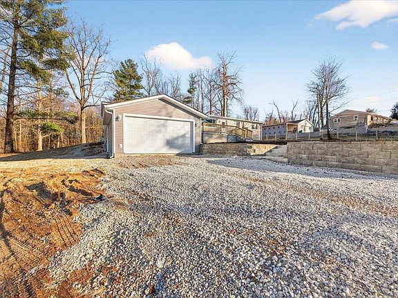 4th image of 576 N Hartstrait Rd