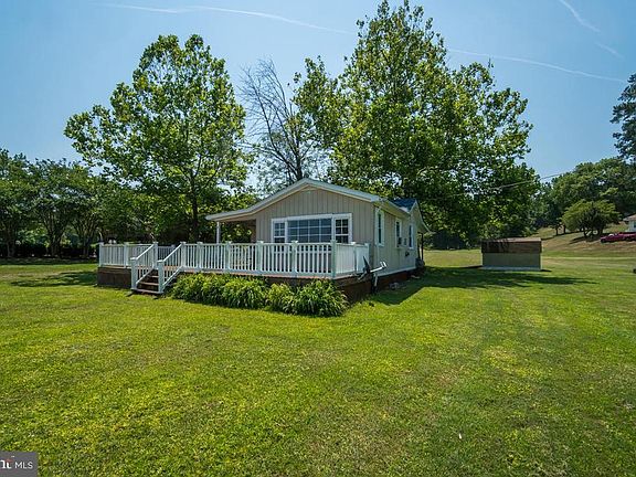 Wrap Around Deck to Enjoy the Views!