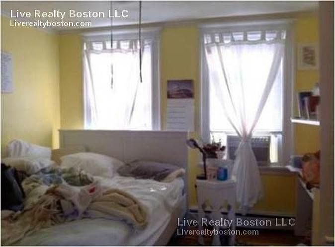 2nd image of 98 Linden St #Bb