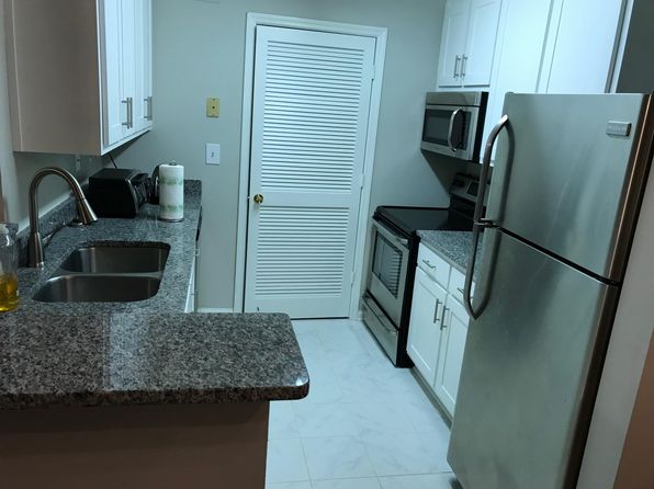 319 Granville Ct UNIT 319