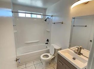 1639 W 219th St #5, Torrance, CA 90501