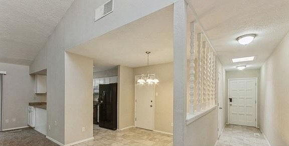 3rd image of 2833 Palo Verde Dr NE