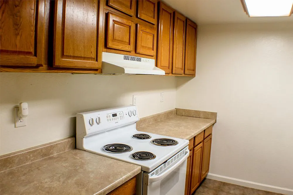 2400 Horizon Ln APT 136 photo 1