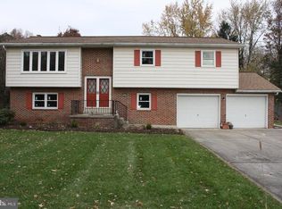 1410 Harcourt Dr, Harrisburg, PA 17110