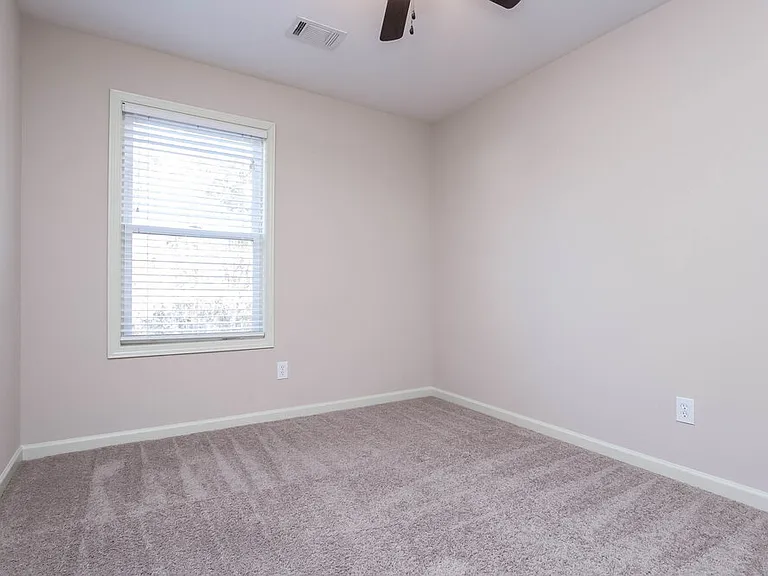 537 Pringle Dr — Photo 10