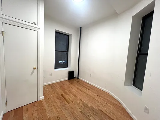 Rented by KNOCKKNOCK LLC | media 10