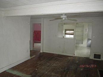 3rd image of 1664 Wilson Ave