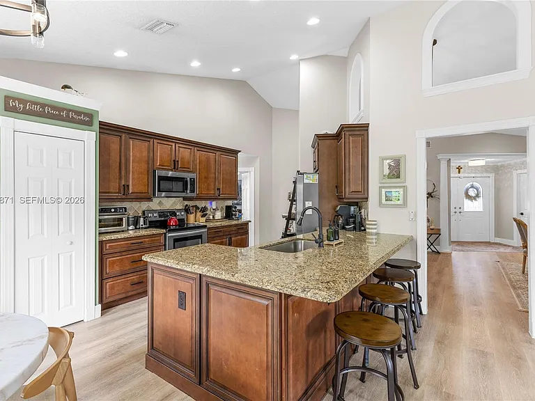 10900 NW 18th Ct — Photo 19