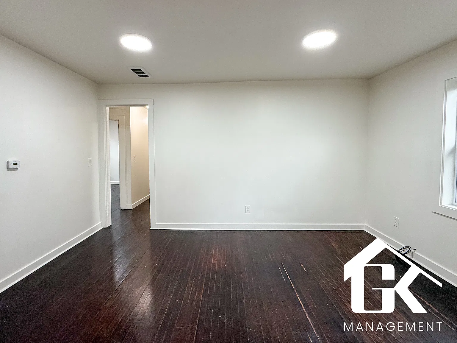3 bed, 1200 sqft, $1,100 — Photo 4