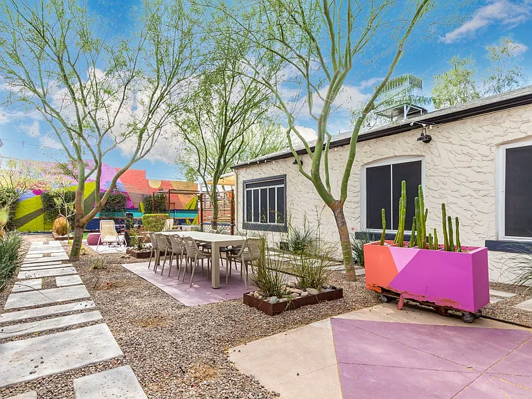 729-735 E Coronado Rd — Photo 15