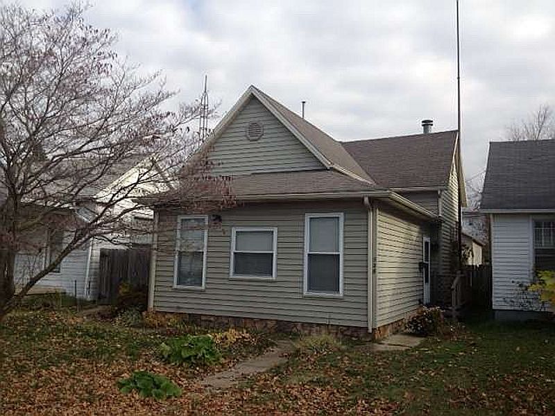 2nd image of 528 Mill St