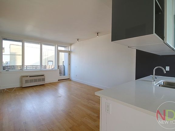 3rd image of 385 Franklin Ave #102