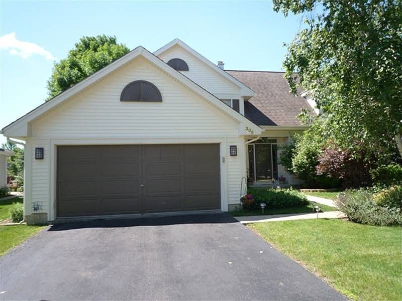 2nd image of 305 Sheffield Ln