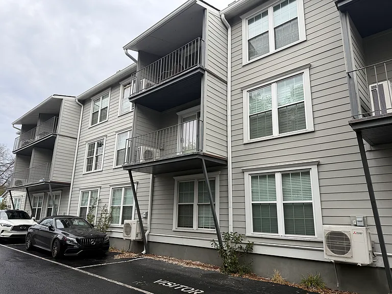 259 E Bay St #4A — Photo 1