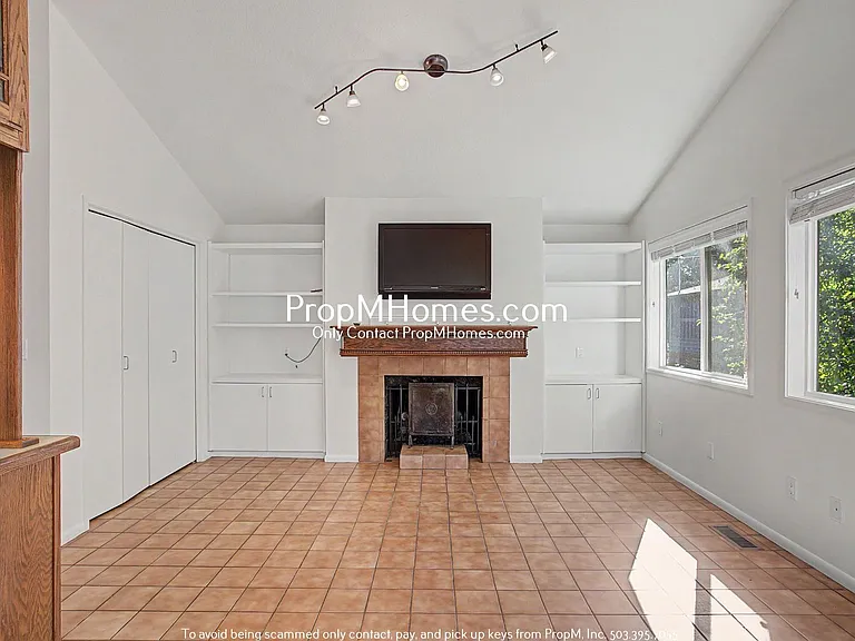 950 Lake Front Rd — Photo 8
