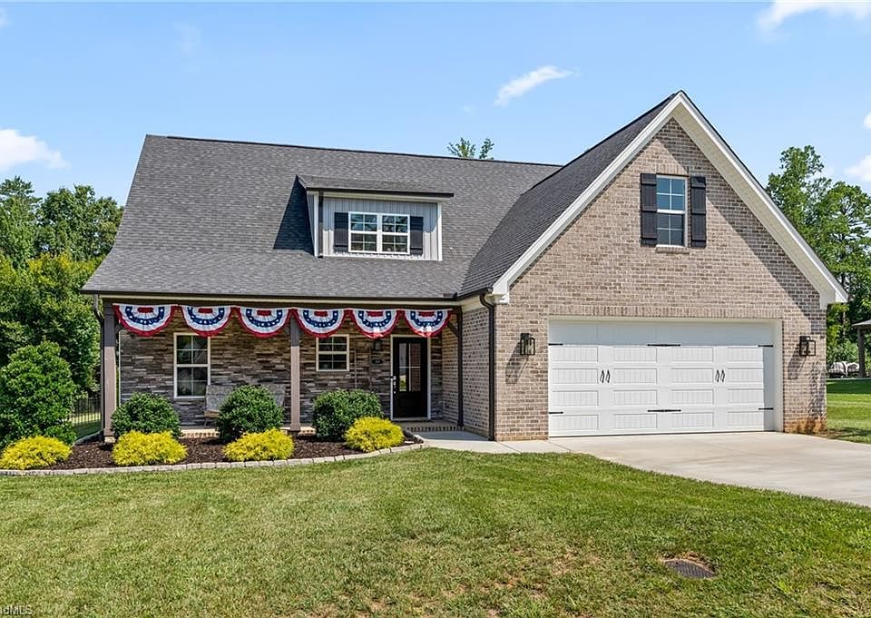 1st image of 358 Windsor Trl