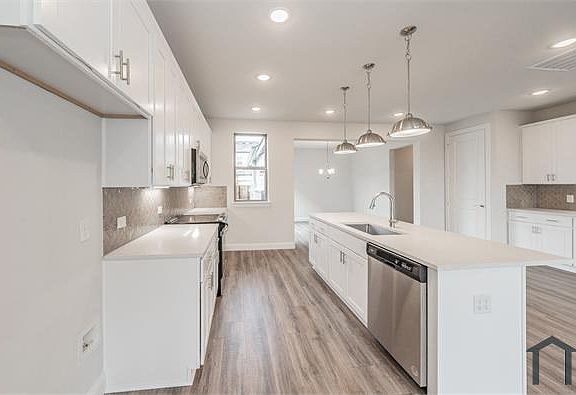 5th image of 9605 Thorncrown Ln