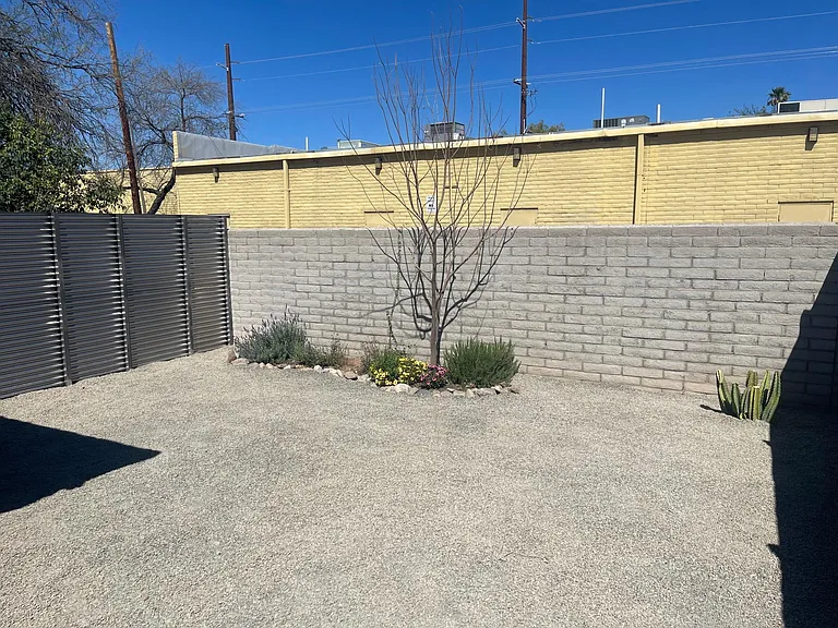 2345 N Ralph Ave — Photo 6