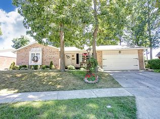 121 Yorkshire Cir, Lima, OH 45804