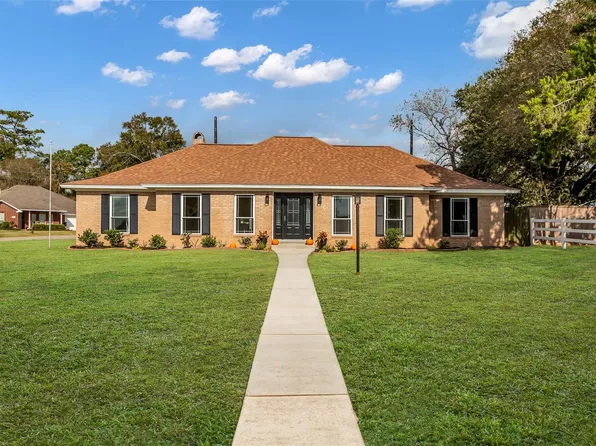 3518 Shore Shadows Dr, Crosby, TX 77532