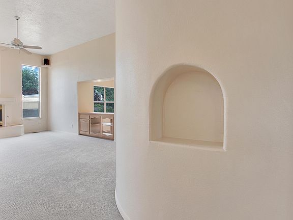 4th image of 708 Kiva Dr SE