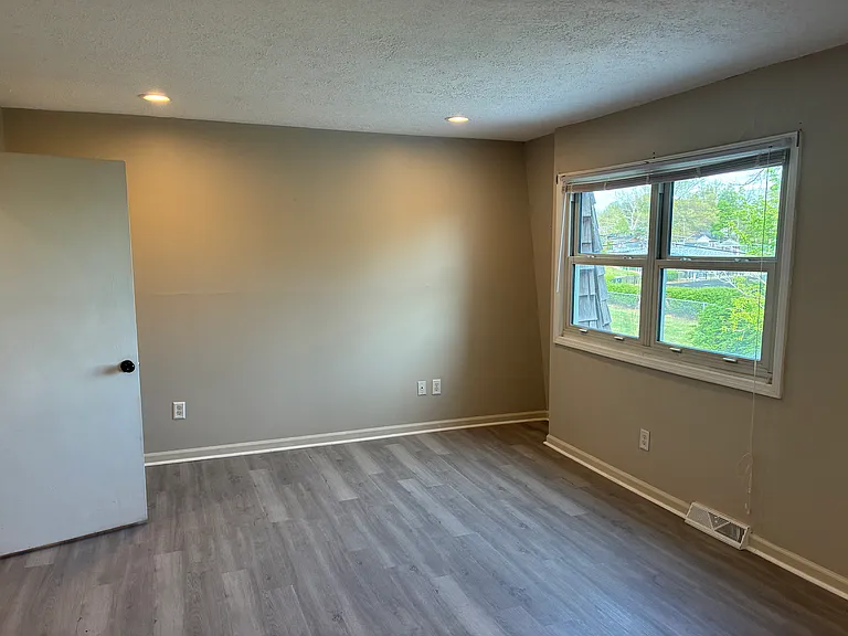 3424 Sutherland Dr — Photo 7