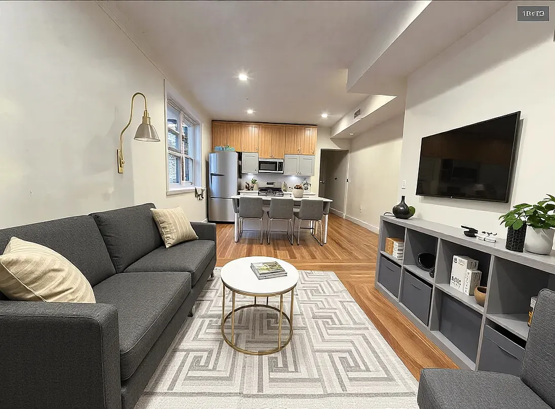 4 bed, 1000 sqft, $6,000 — Photo 1