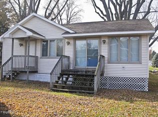 31885 S Court St, Dowagiac, MI 49047
