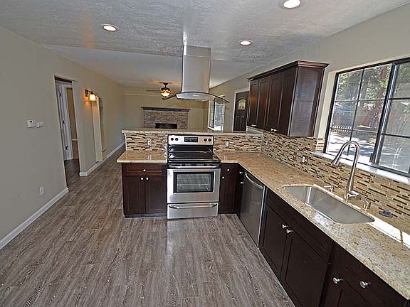 5th image of 1189 Margaret Ave
