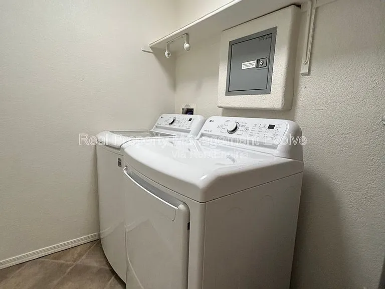 425 W Rio Salado Pkwy #317 — Photo 33
