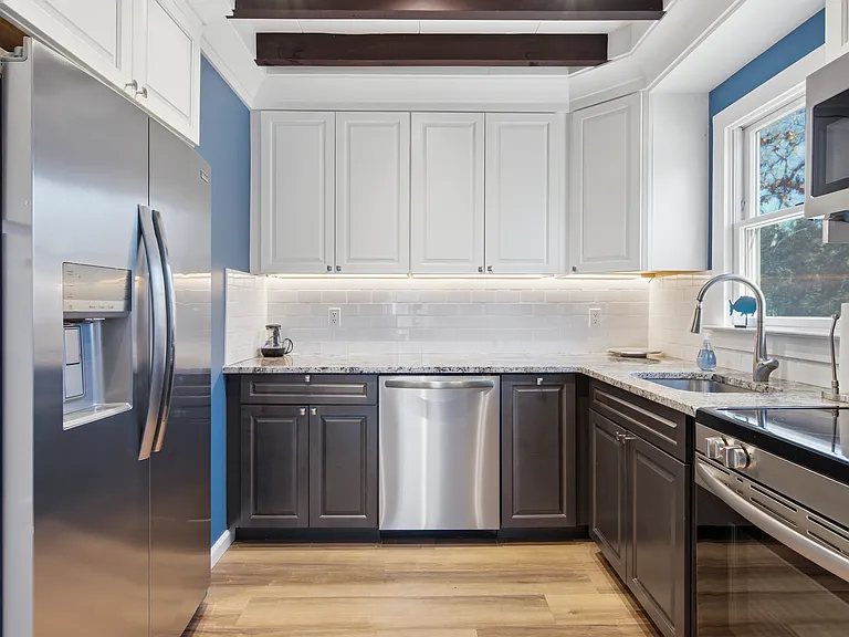 3 Foster Ave — Photo 8