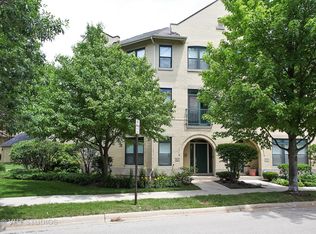 135 Whistler Rd, Highland Park, IL 60035