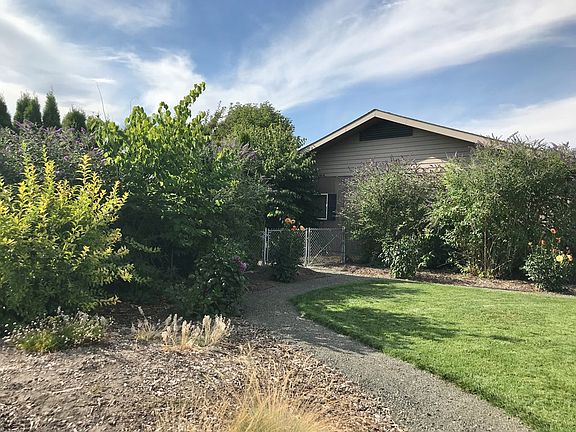 3rd image of 2338 Wainwright Pl