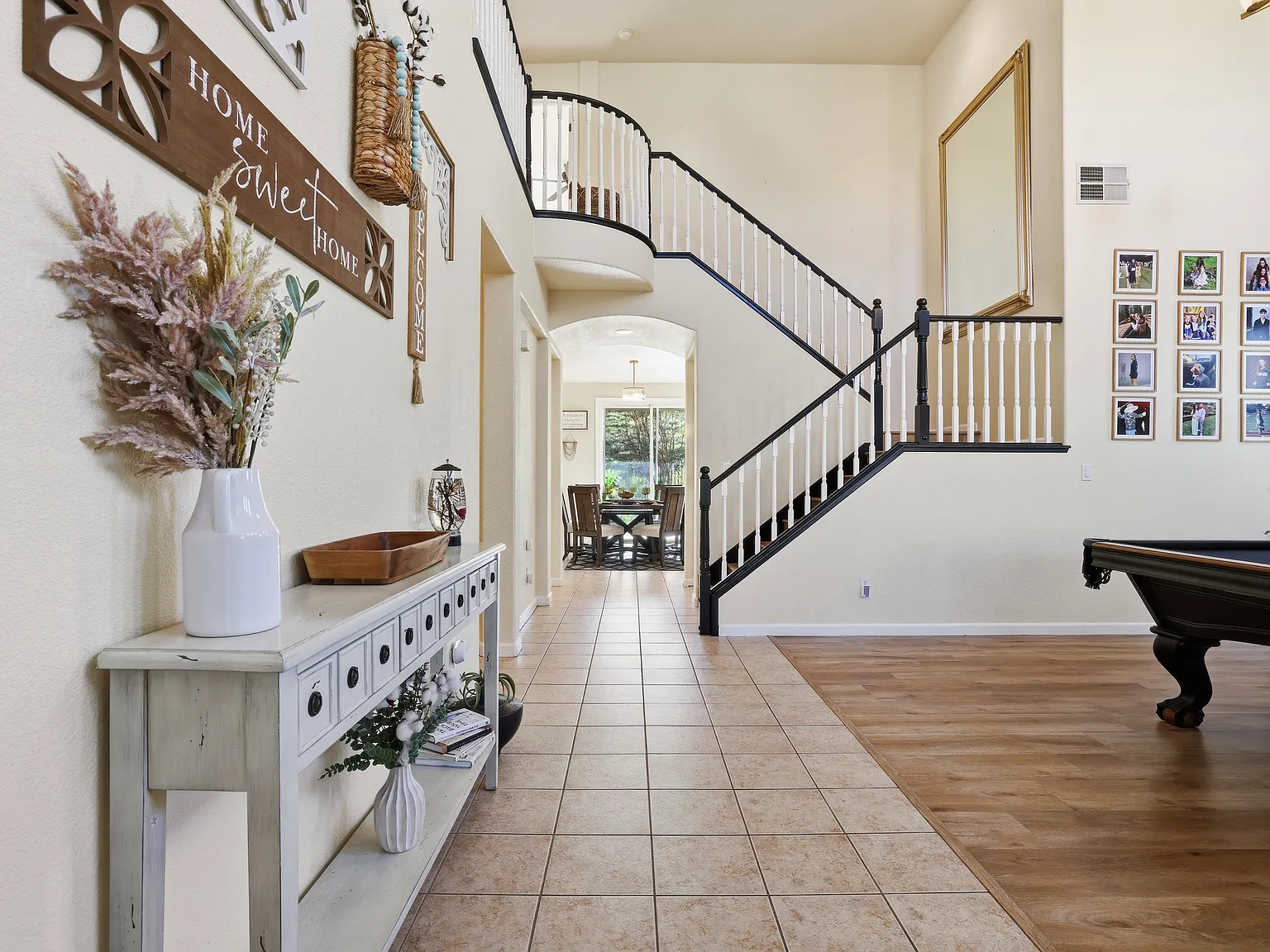 4 bed, 2725 sqft, $4,450 — Photo 3