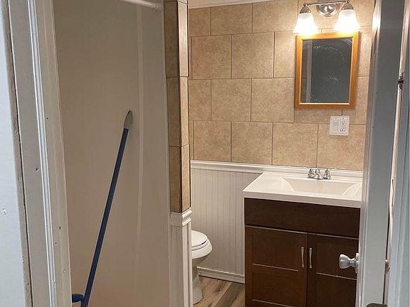 4th image of 756 Horatio Ave #0