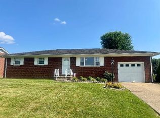 44 Walnut Ln, Huntington, WV 25704