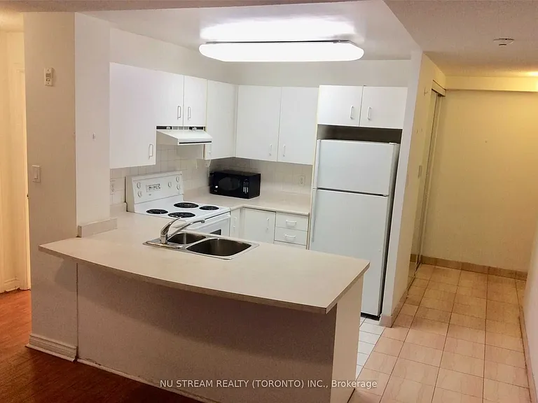 105 Victoria St #802 — Photo 6