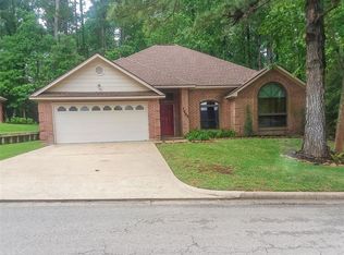 1455 River Oaks Dr, Huntsville, TX 77340