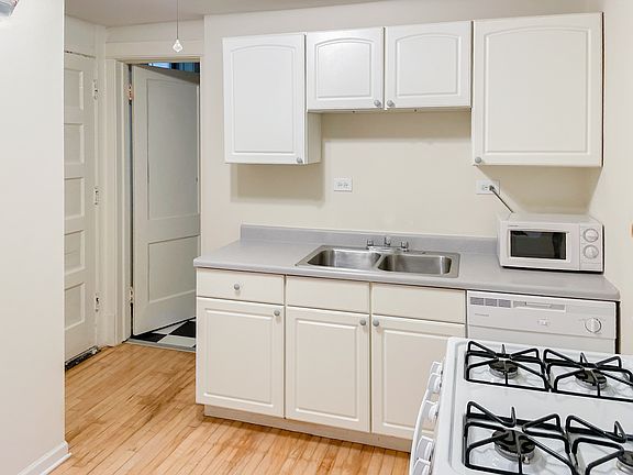 2nd image of 1942 1/2 W Winona St #3