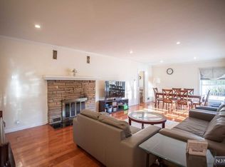 939 Magnolia Ave, River Edge, NJ 07661