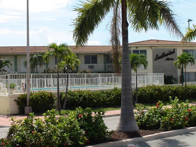 2 S Shore Dr #15 — Photo 1