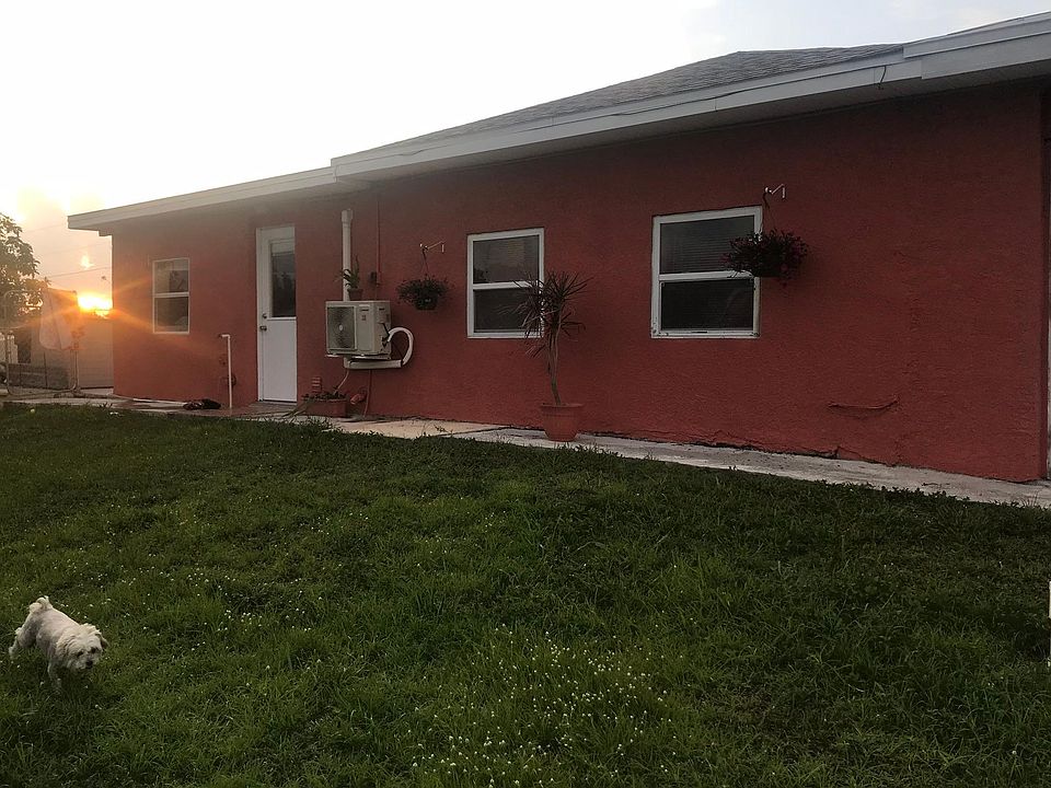 2nd image of 2609 43rd St SW