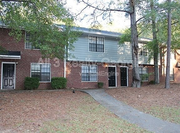 3rd image of 145 Meadowbrook Ct APT C