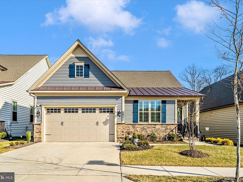 1st image of 2821 Camomile Dr E