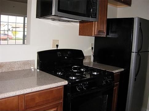 5th image of 776 Jefferson Ave APT A