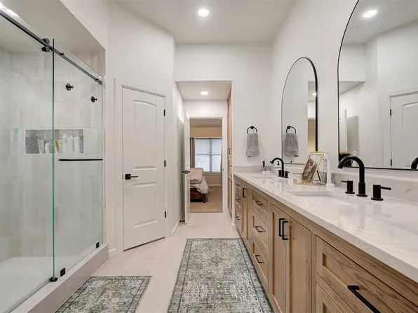 1912 Whispering Creek Dr, Edmond, OK 73013